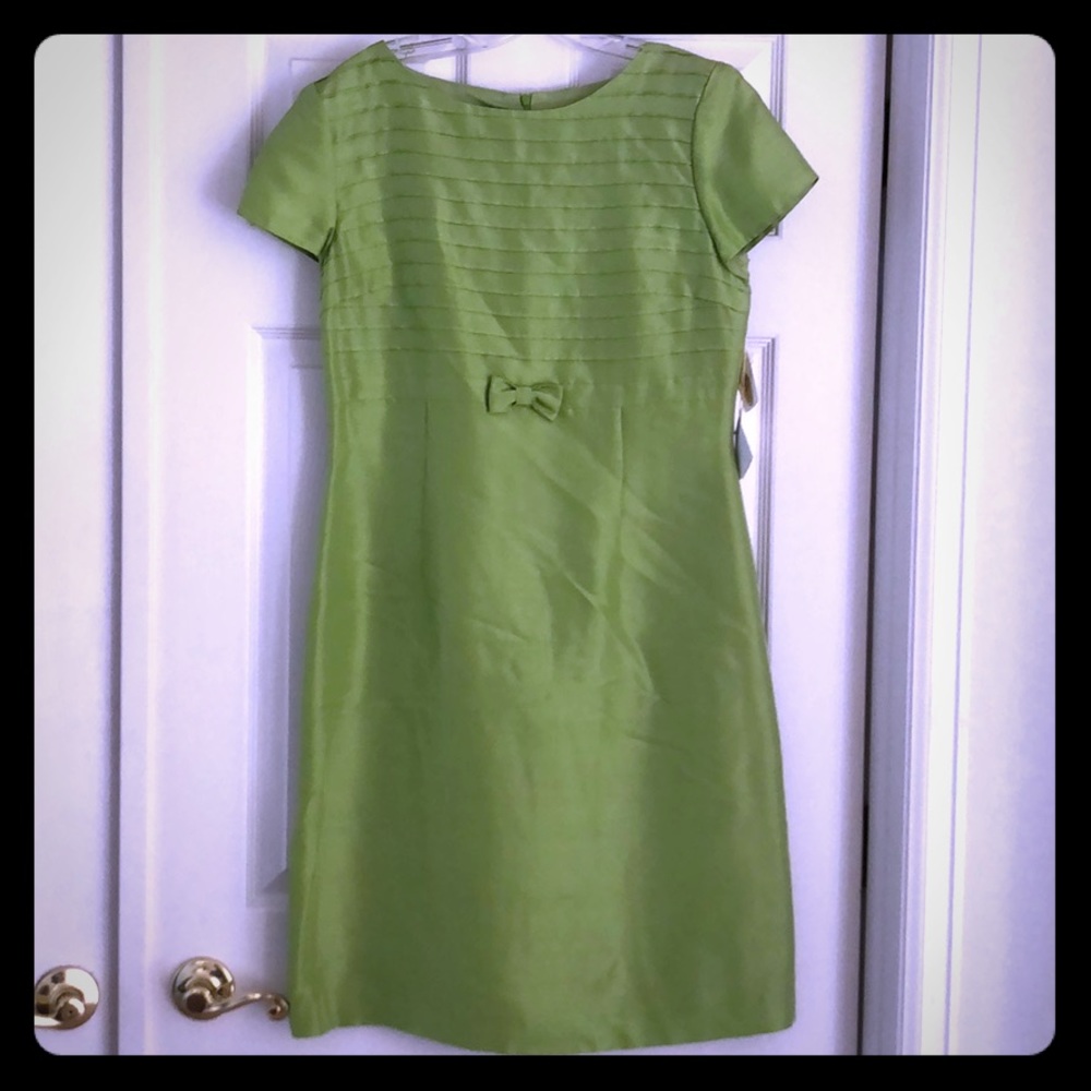 Short sleeve green silk lined dress